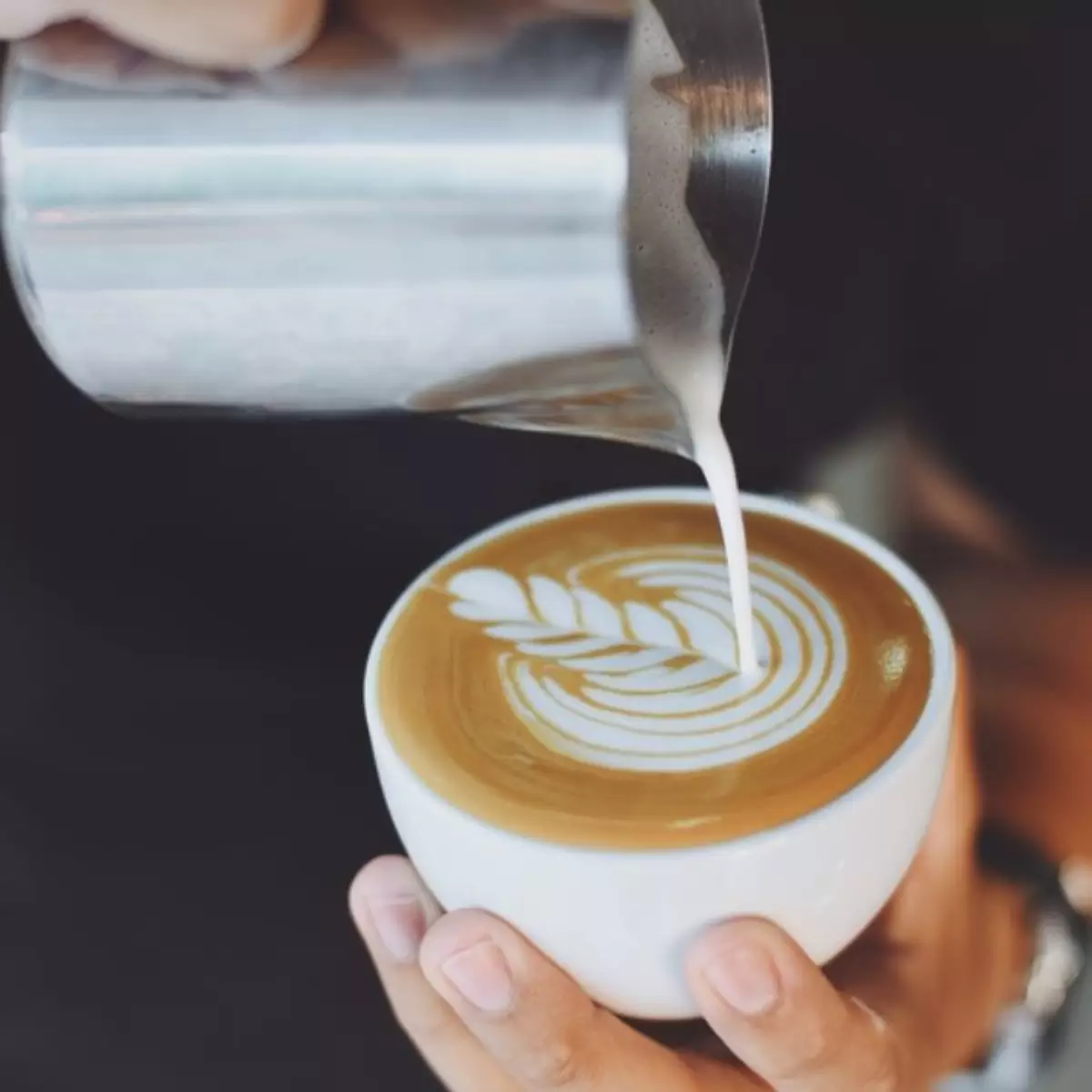 Leia mais sobre o artigo Como Fazer Café Latte: A Arte da Combinação Perfeita de Café e Leite